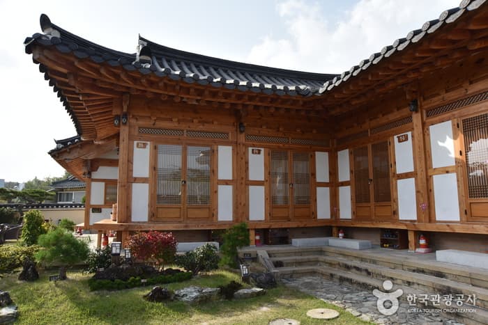 청공한옥